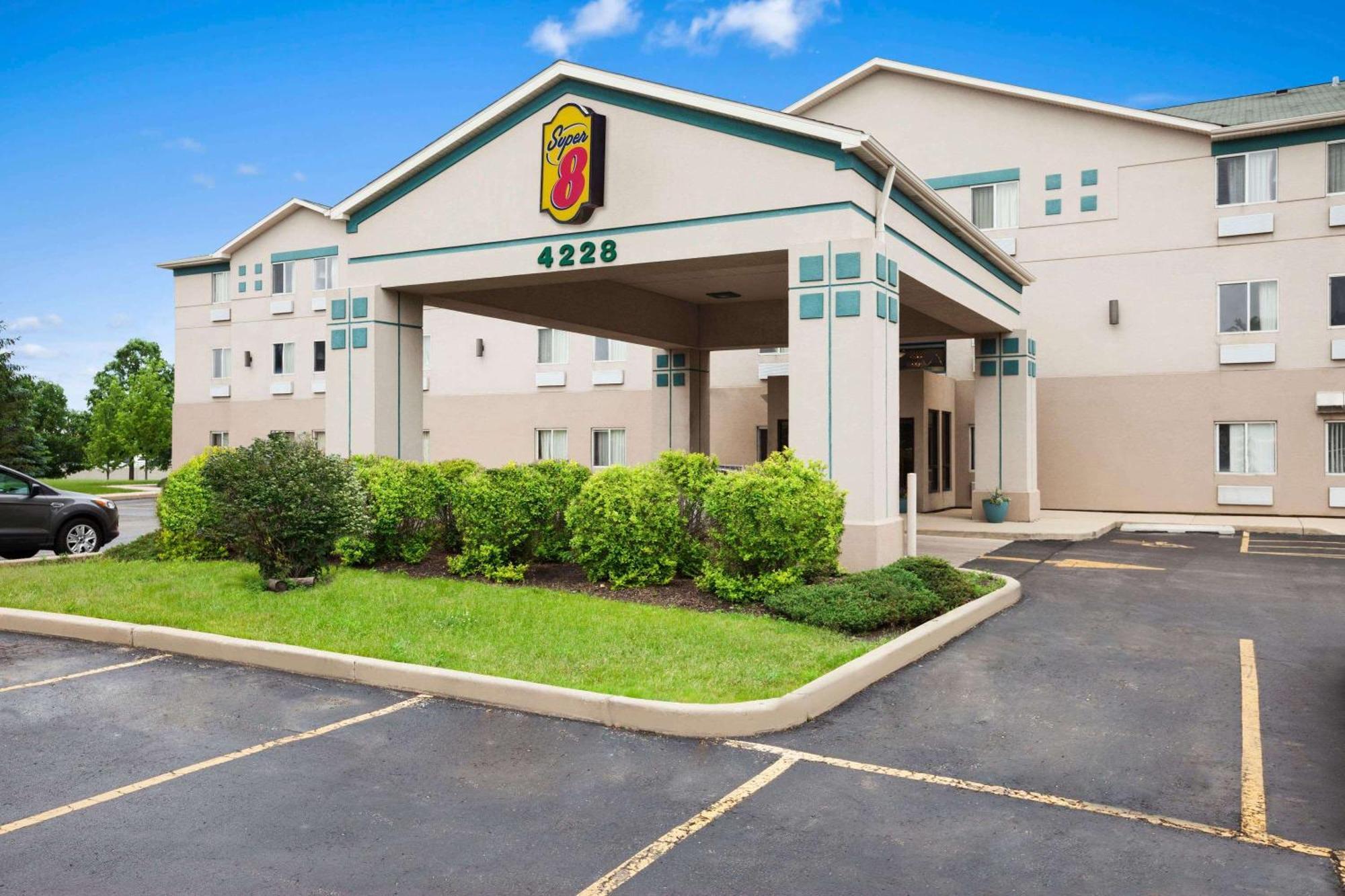 Super 8 By Wyndham Aurora/Naperville Area Bagian luar foto